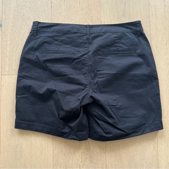 Like new black chino shorts - size 8 - Picture 4 of 4